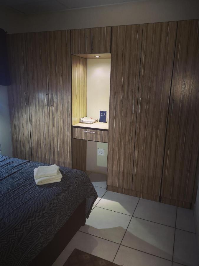 Aaa Rose Garden Guesthouse Mookgophong Екстер'єр фото
