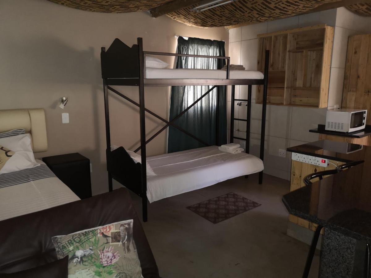 Aaa Rose Garden Guesthouse Mookgophong Екстер'єр фото