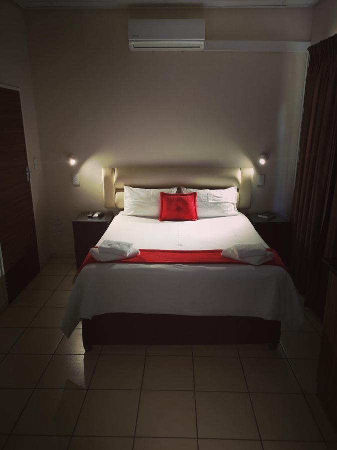 Aaa Rose Garden Guesthouse Mookgophong Екстер'єр фото